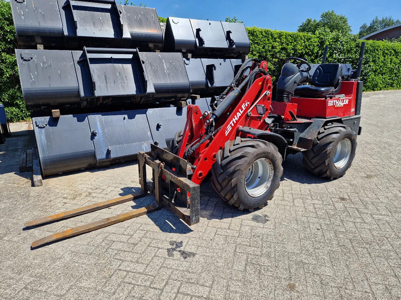 Chargeuse sur pneus THALER 2138/K