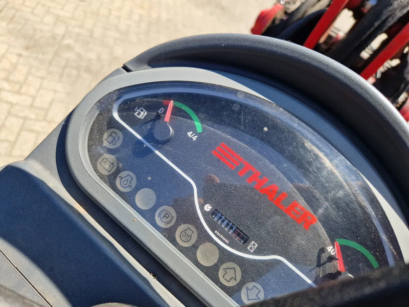 Chargeuse sur pneus THALER 2138/K