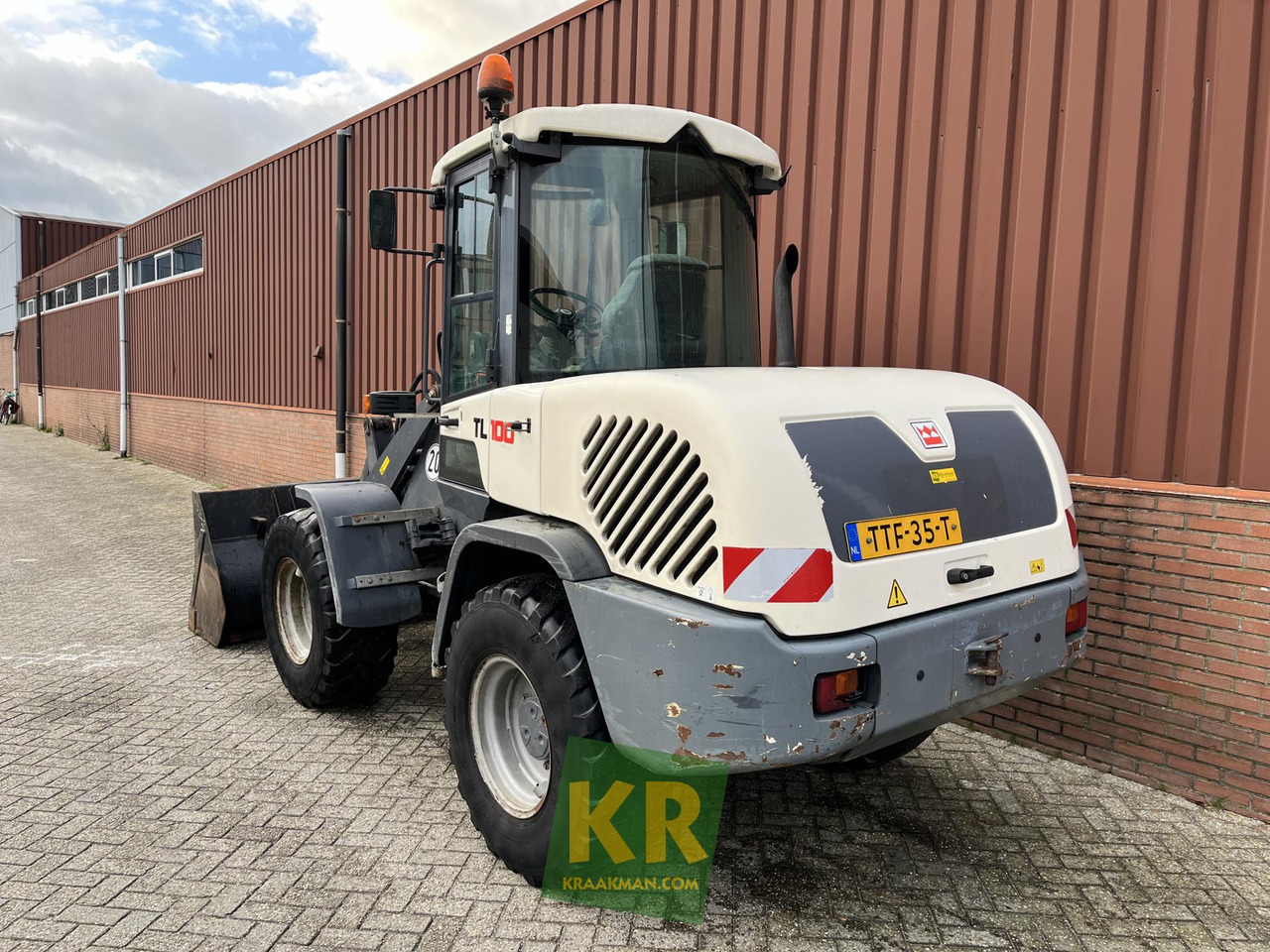 Chargeuse sur pneus TL100 Terex
