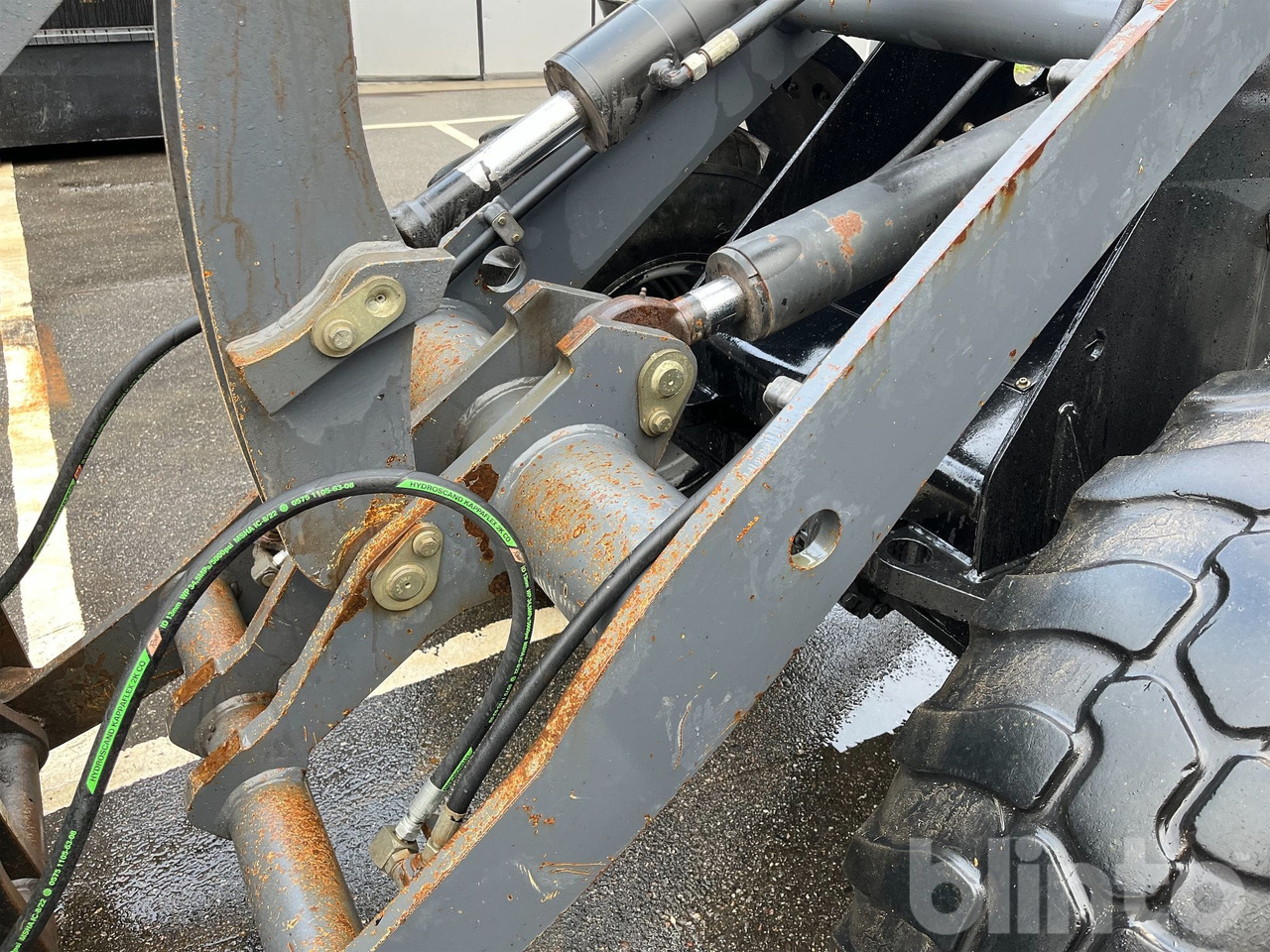 Chargeuse sur pneus TL80