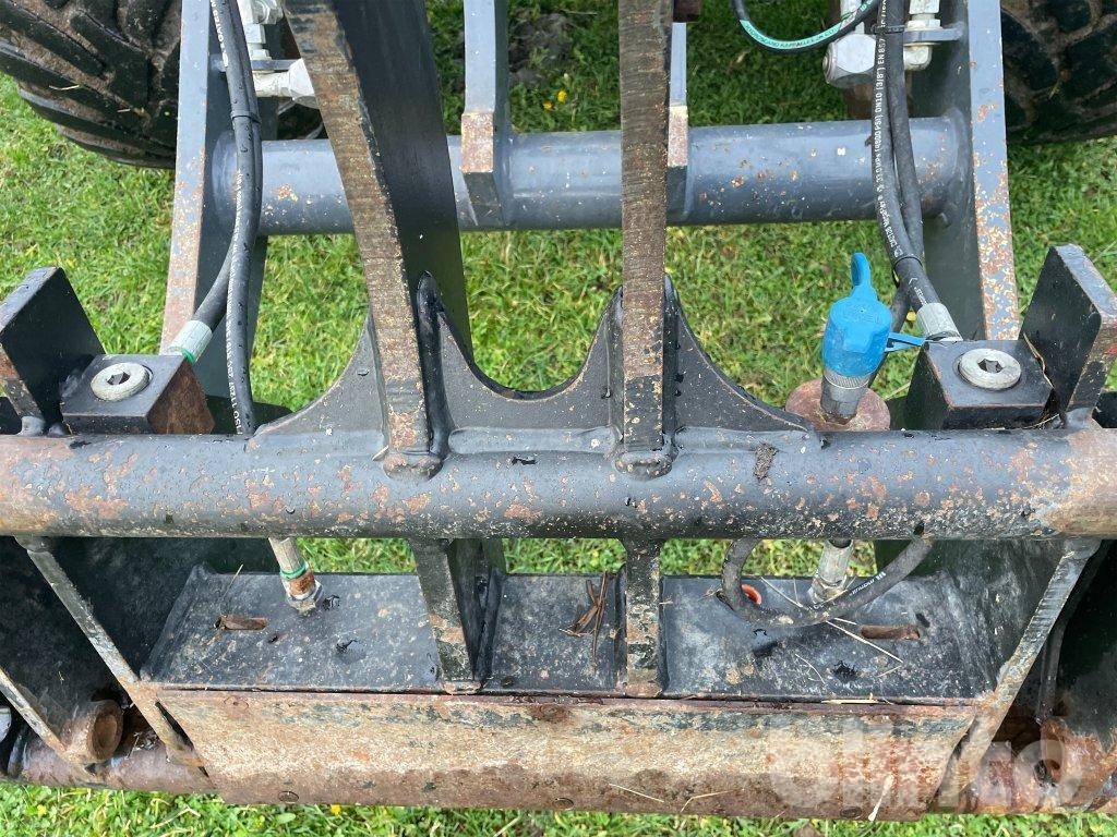 Chargeuse sur pneus Terex/ Shaeff TL100