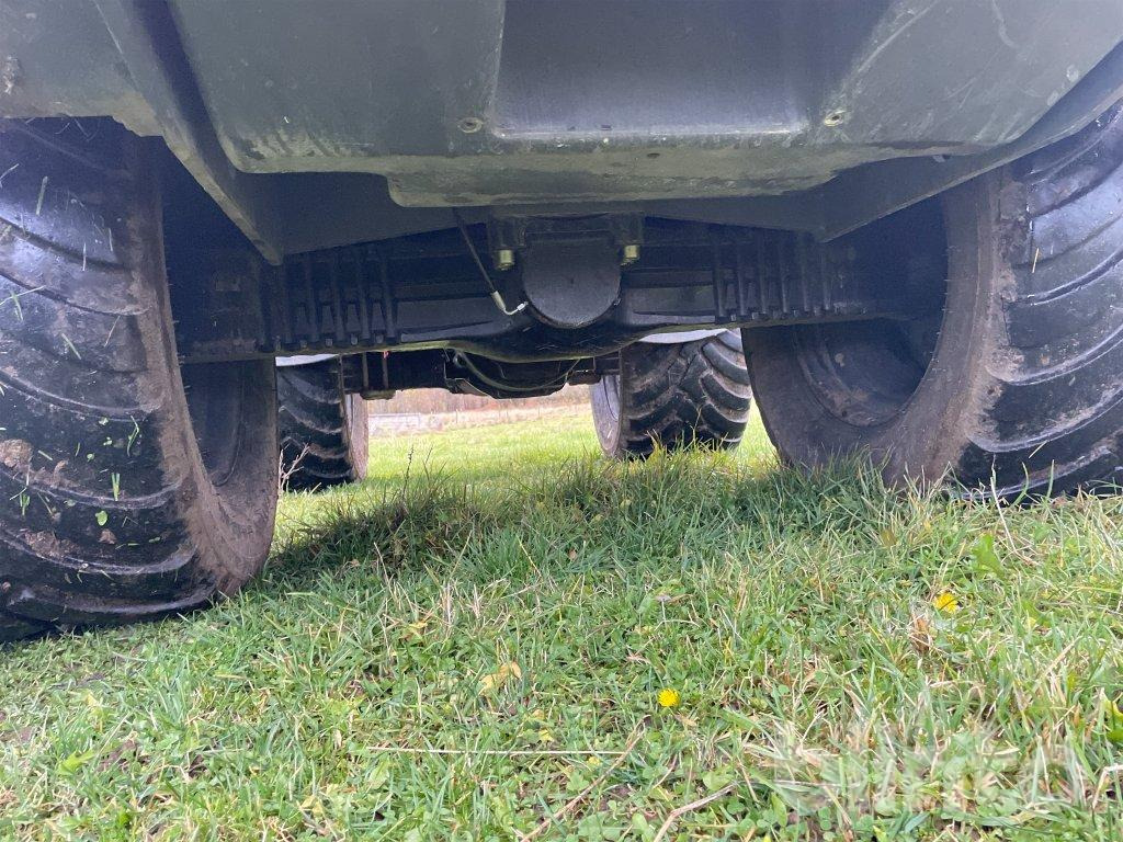 Chargeuse sur pneus Terex/ Shaeff TL100