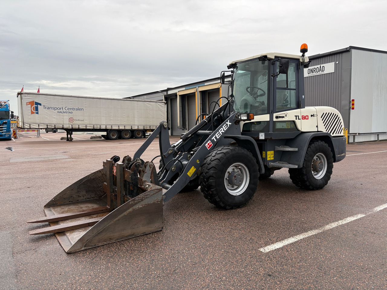 Chargeuse sur pneus Terex TL80