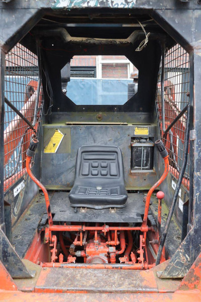 Chargeuse sur pneus Thomas 233 HD