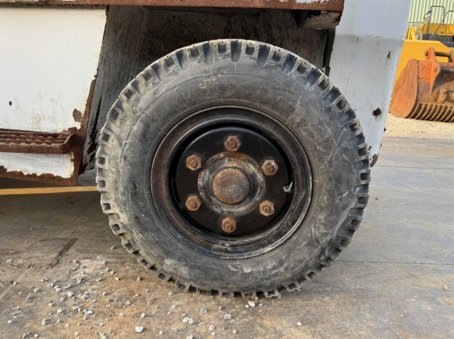 Chargeuse sur pneus UNICARRIERS SD25-2