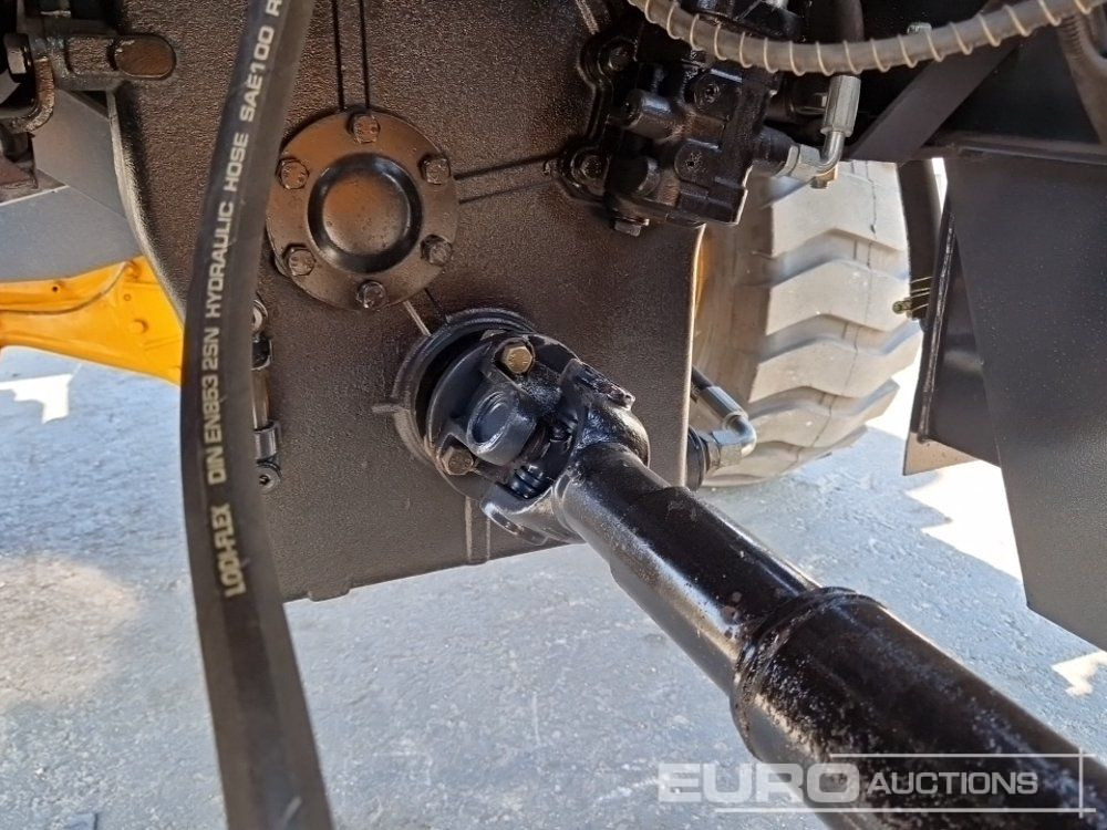 Chargeuse sur pneus Unused Blanche TW36