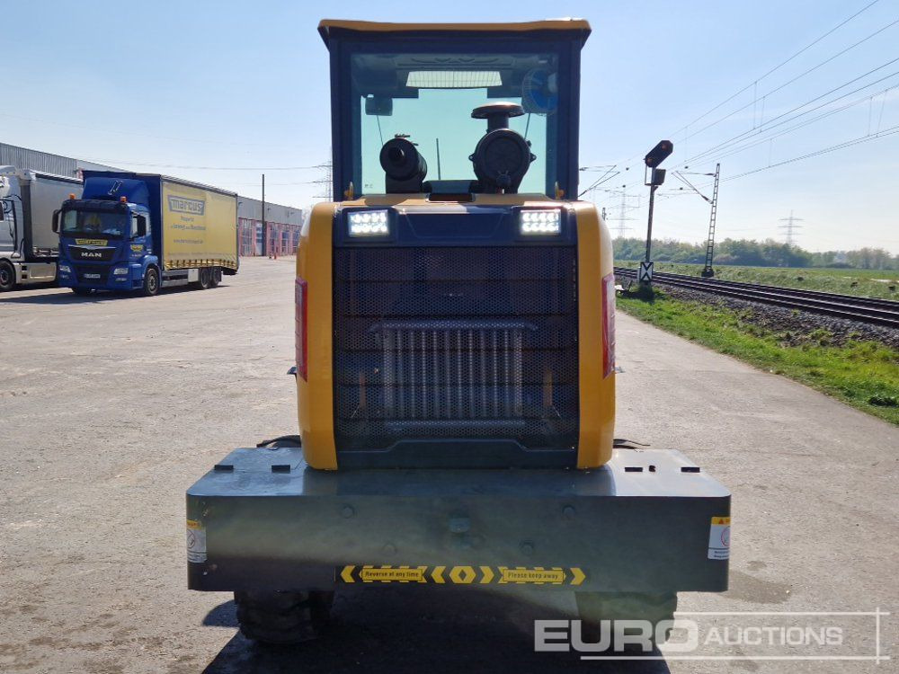 Chargeuse sur pneus Unused Blanche TW36