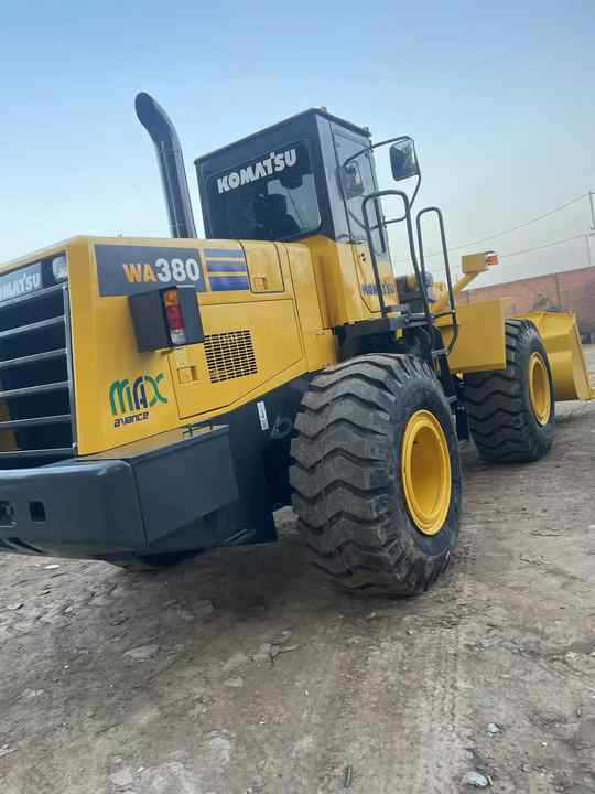 Chargeuse sur pneus Used Komatsu WA380-3 Front Loader in Very Good Condition Strong Power komatsu 380 Wheel Loader Low Price Hot Sale