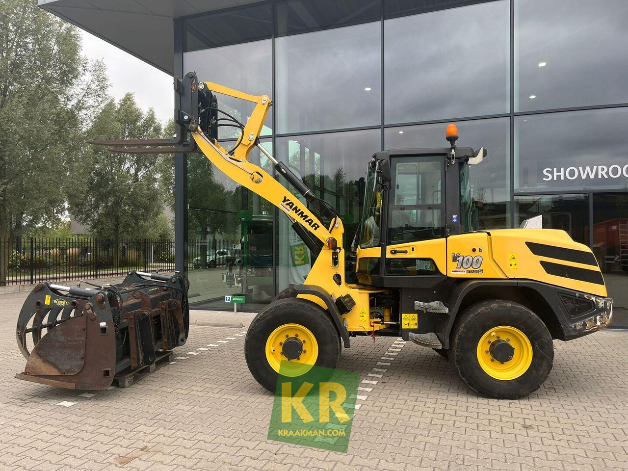 Chargeuse sur pneus V100 shovel Yanmar