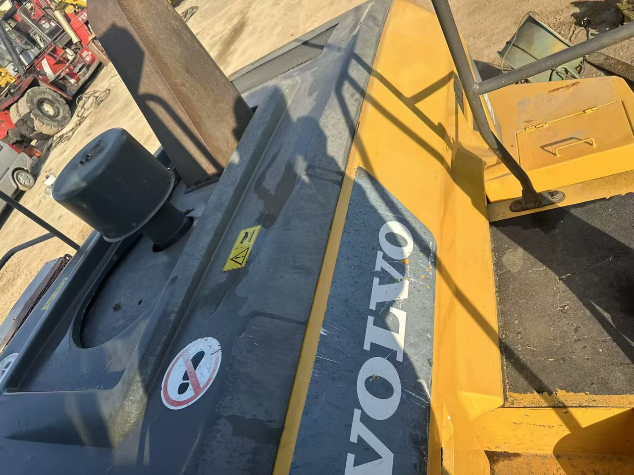 Chargeuse sur pneus VOLVO 105L