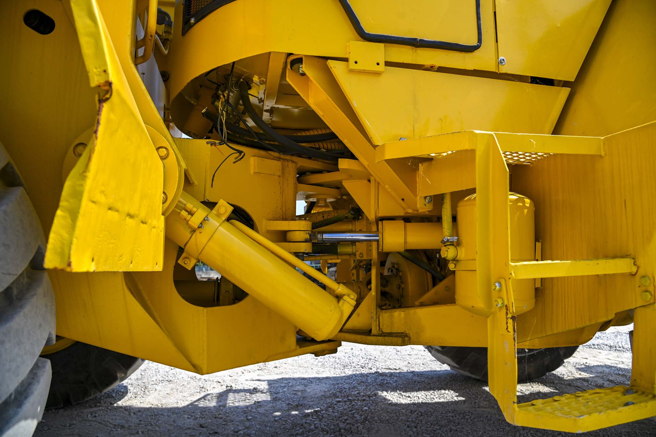 Chargeuse sur pneus VOLVO BM4300