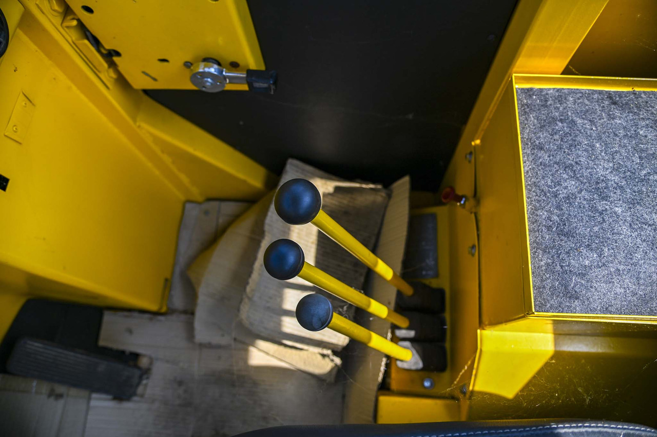 Chargeuse sur pneus VOLVO BM4300