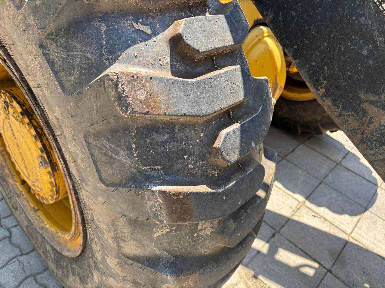 Chargeuse sur pneus VOLVO BM 4300