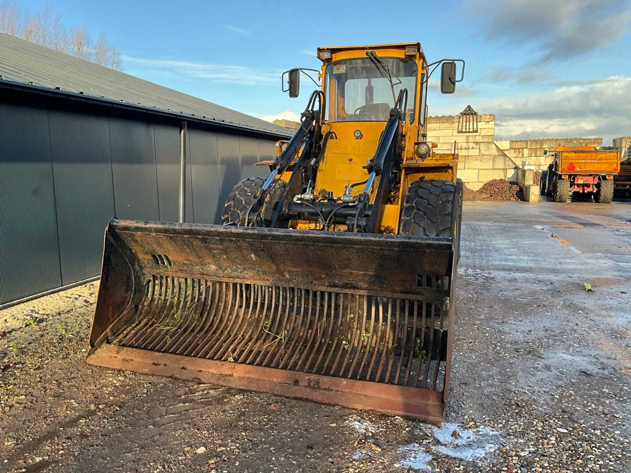 Chargeuse sur pneus VOLVO BM 4300B SHOVEL