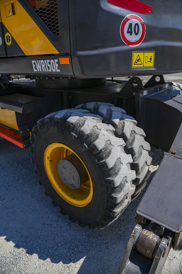 Chargeuse sur pneus VOLVO EWR150E