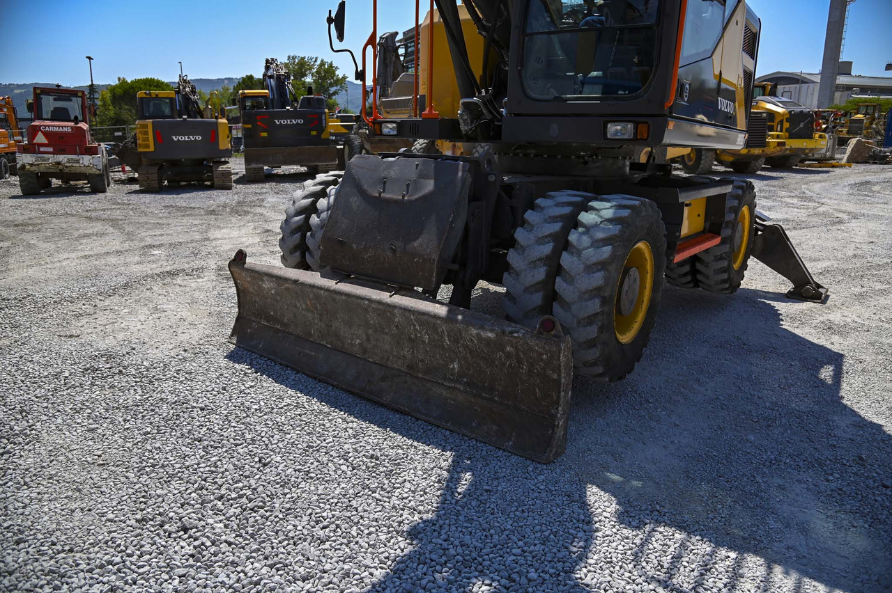 Chargeuse sur pneus VOLVO EWR150E