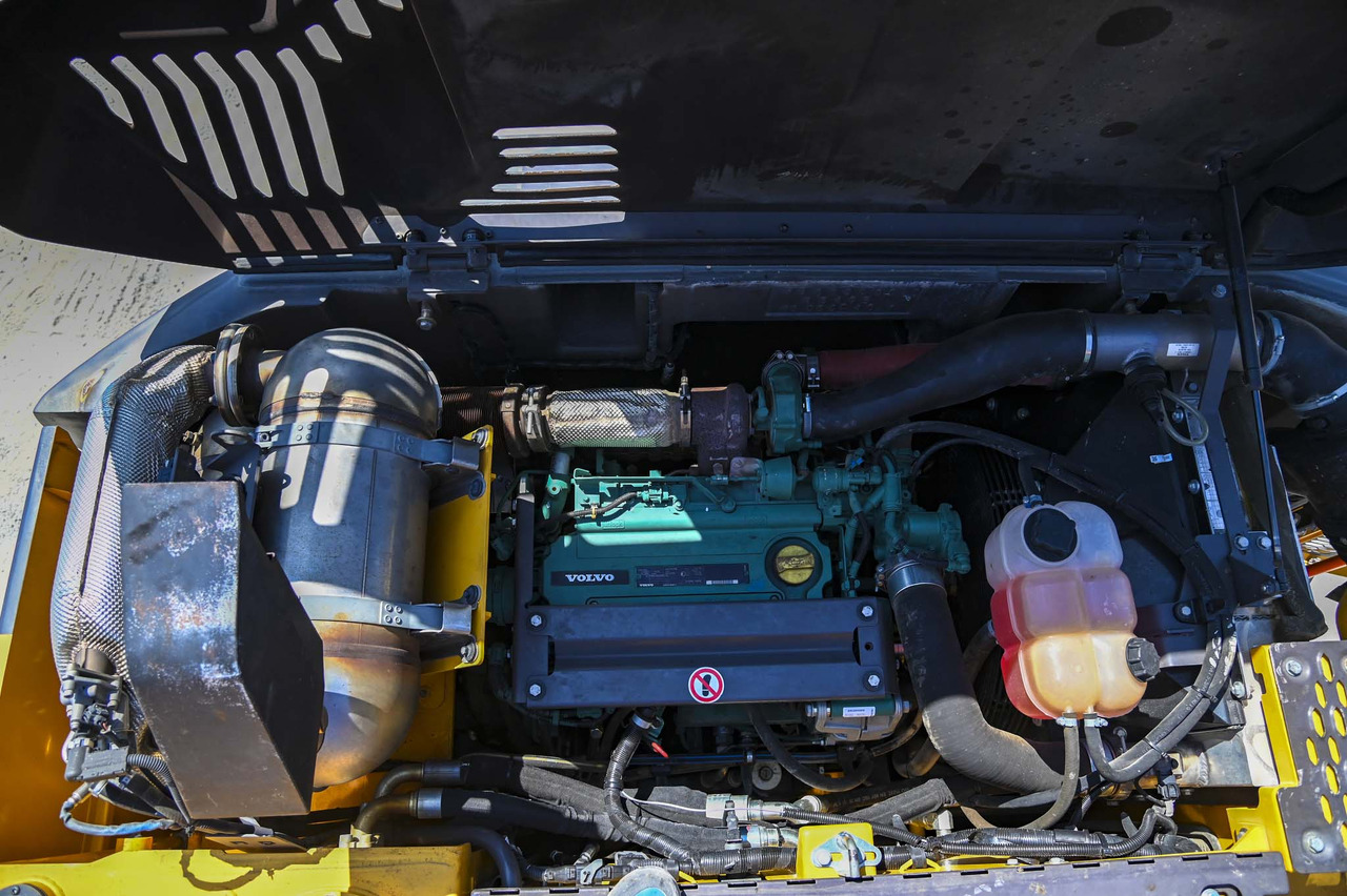 Chargeuse sur pneus VOLVO EWR150E