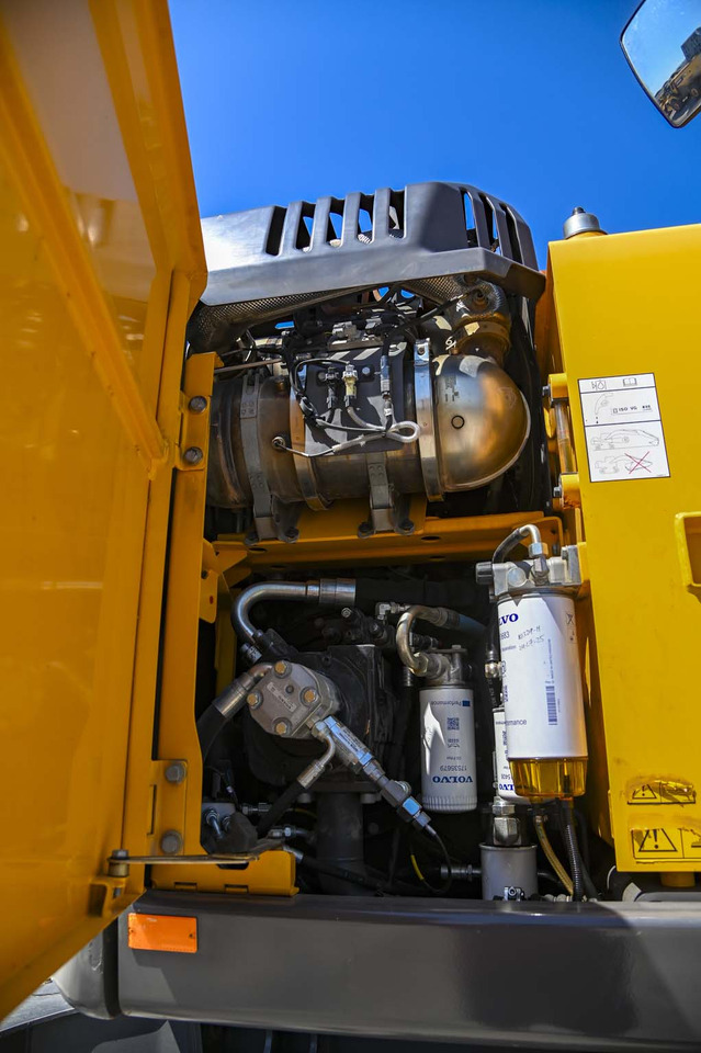 Chargeuse sur pneus VOLVO EWR150E