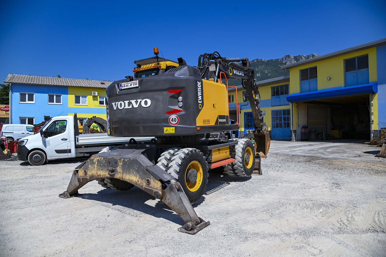 Chargeuse sur pneus VOLVO EWR150E