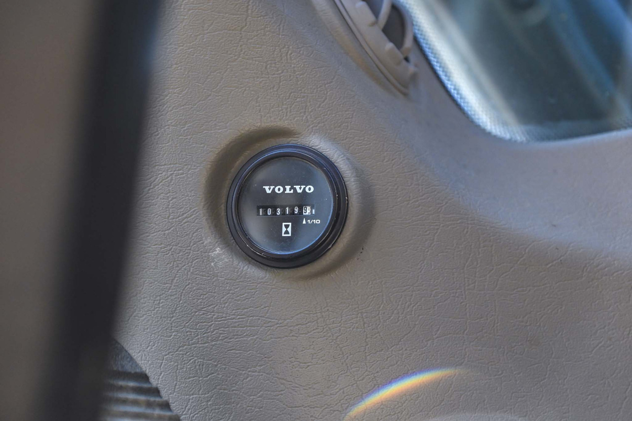 Chargeuse sur pneus VOLVO EWR150E