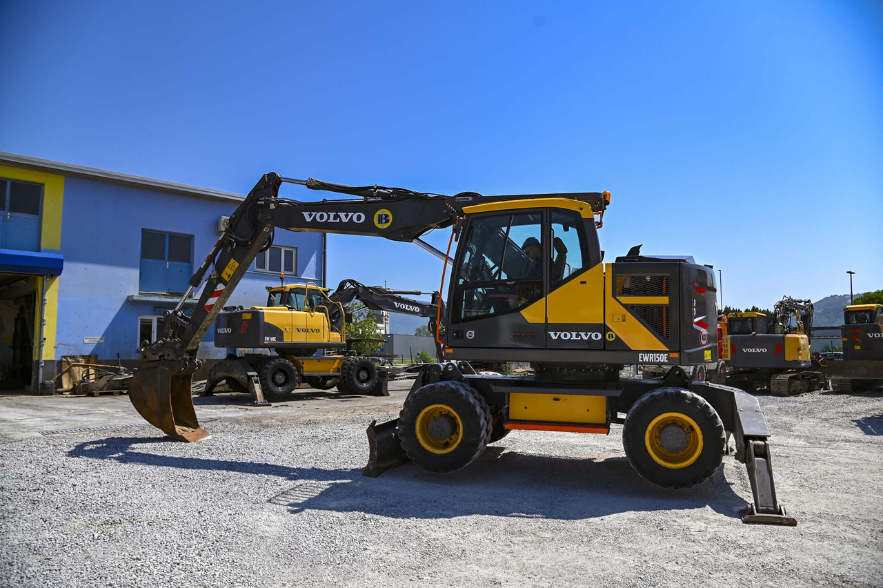 Chargeuse sur pneus VOLVO EWR150E