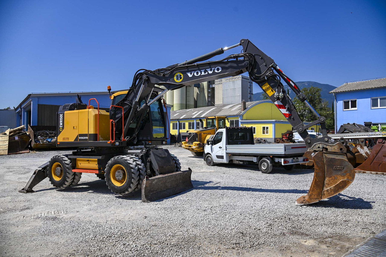 Chargeuse sur pneus VOLVO EWR150E