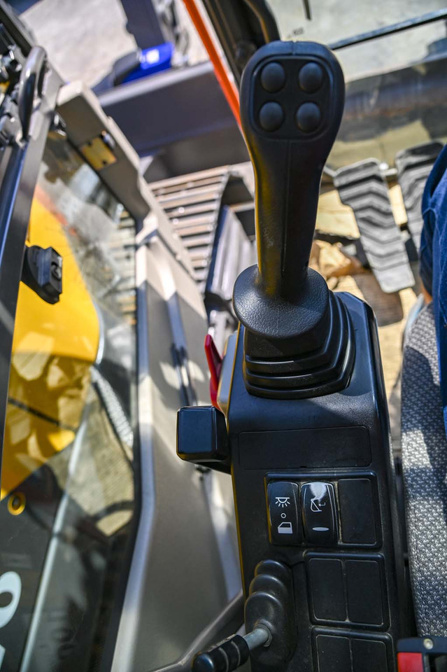 Chargeuse sur pneus VOLVO EWR150E