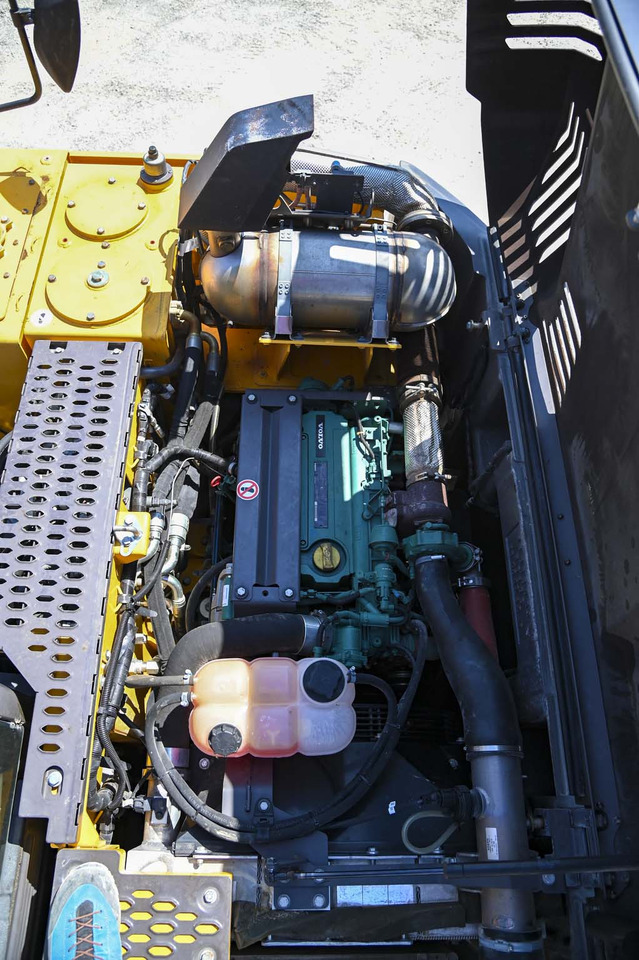 Chargeuse sur pneus VOLVO EWR150E