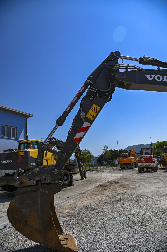 Chargeuse sur pneus VOLVO EWR150E