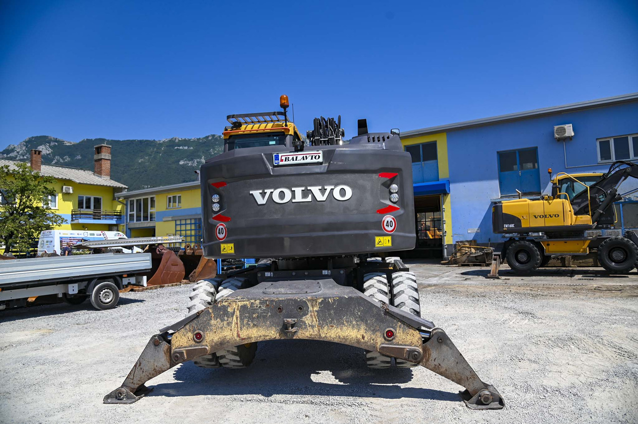 Chargeuse sur pneus VOLVO EWR150E