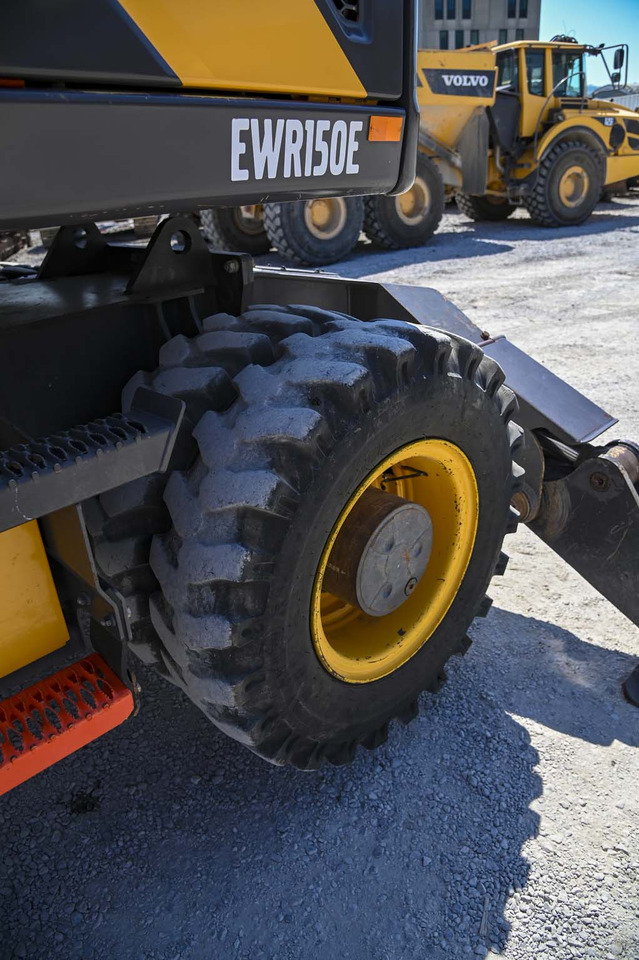 Chargeuse sur pneus VOLVO EWR150E