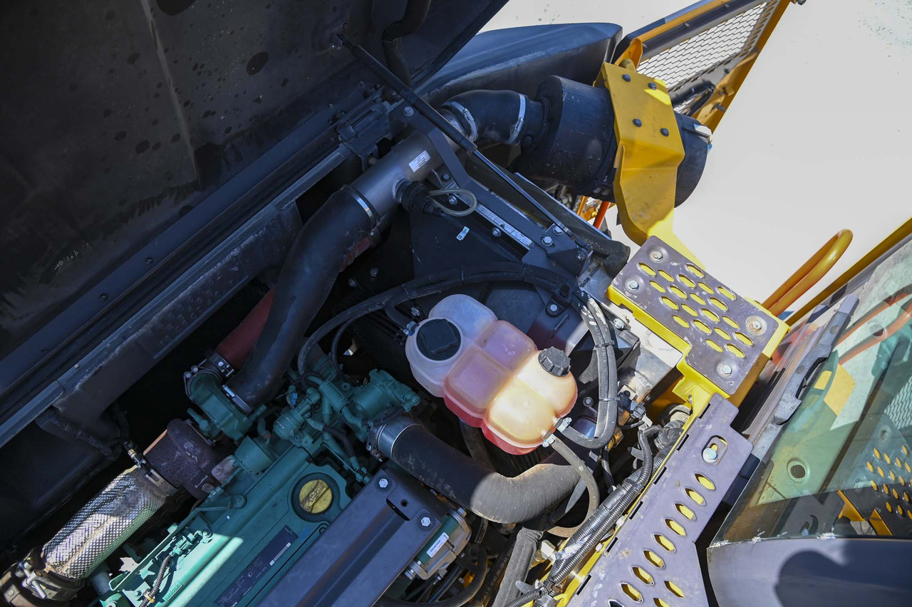 Chargeuse sur pneus VOLVO EWR150E