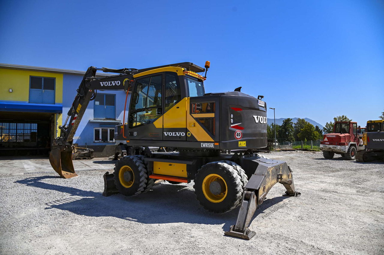 Chargeuse sur pneus VOLVO EWR150E