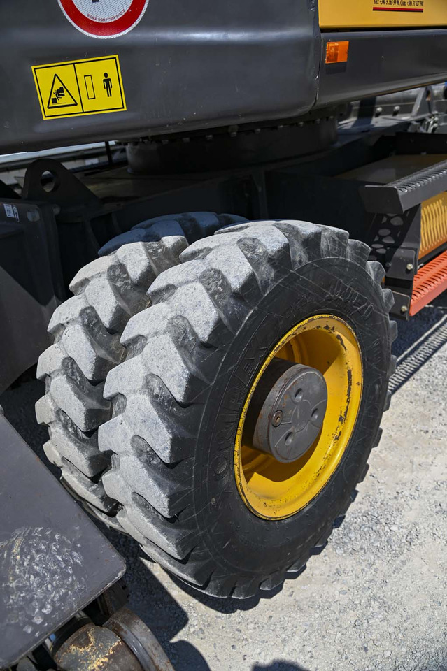 Chargeuse sur pneus VOLVO EWR150E