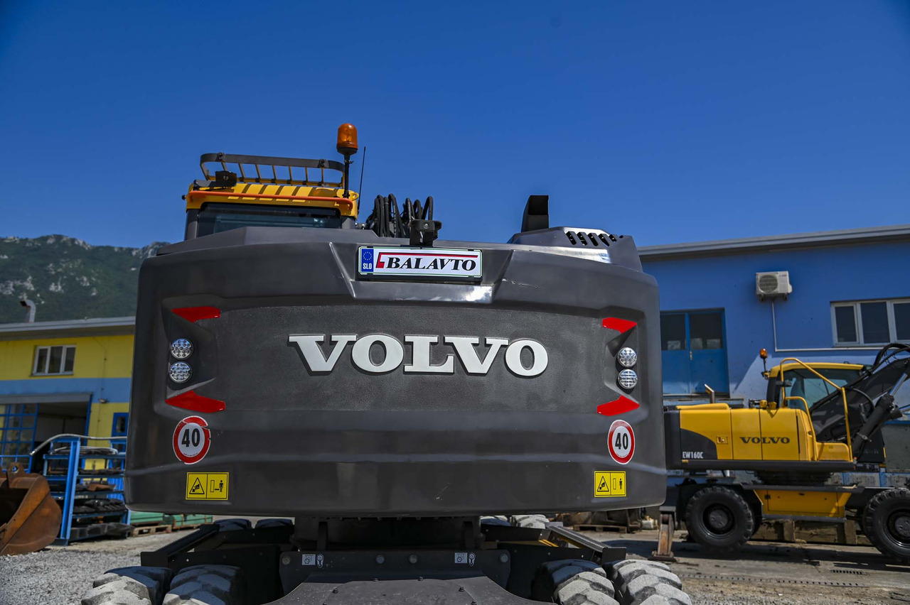 Chargeuse sur pneus VOLVO EWR150E