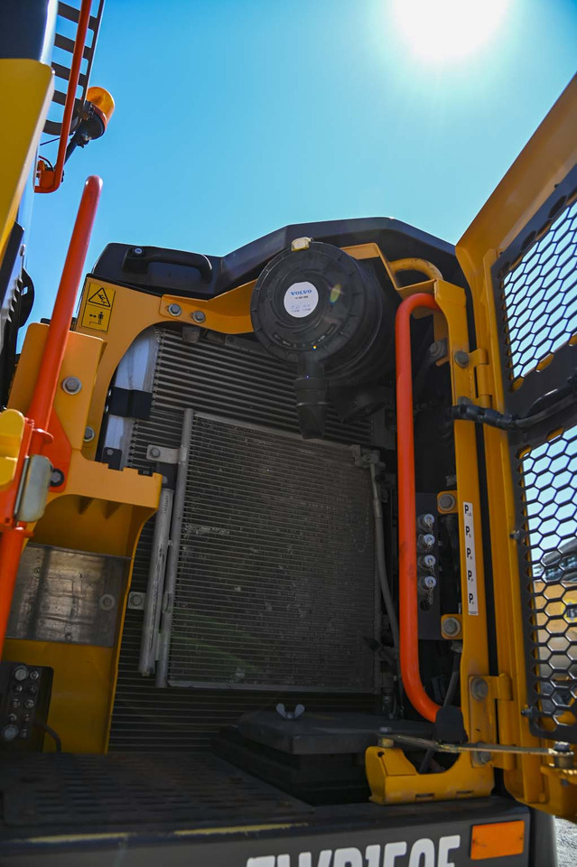 Chargeuse sur pneus VOLVO EWR150E