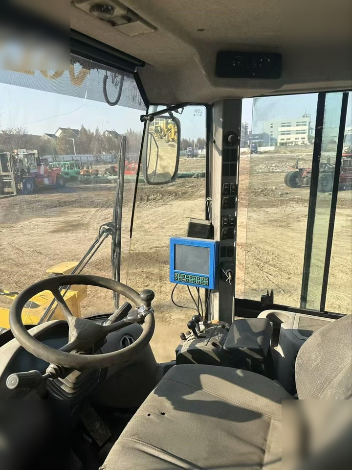 Chargeuse sur pneus VOLVO L105