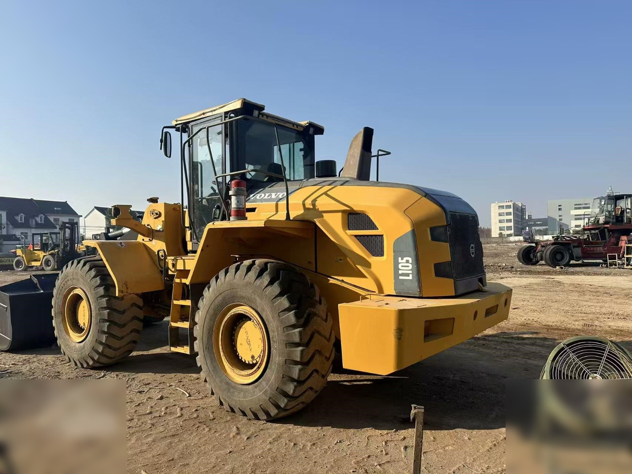 Chargeuse sur pneus VOLVO L105
