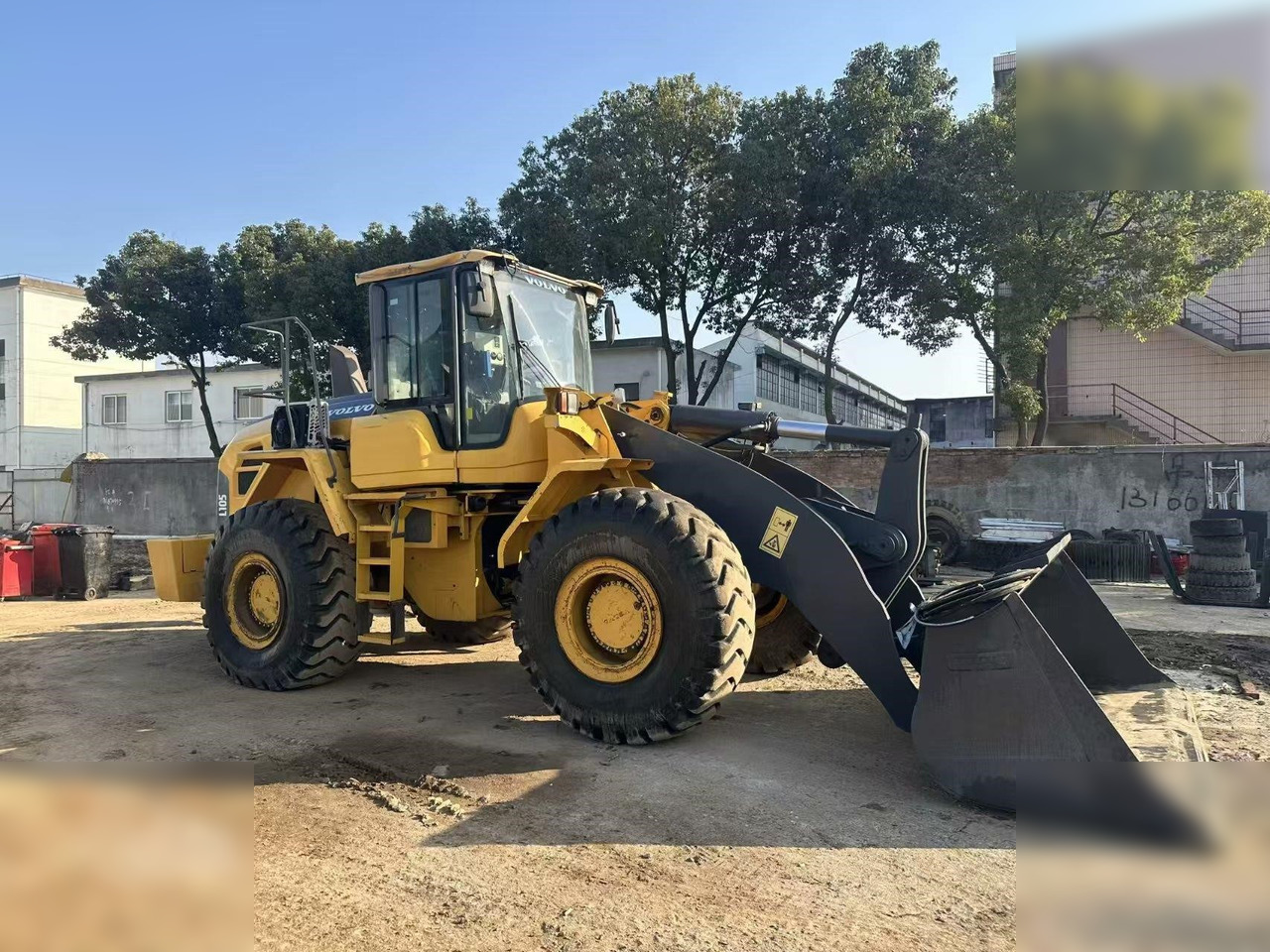 Chargeuse sur pneus VOLVO L105