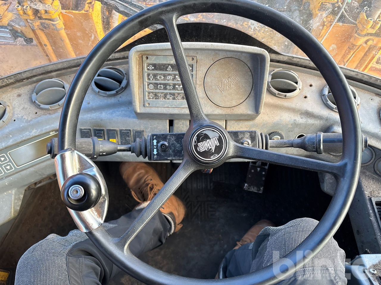 Chargeuse sur pneus VOLVO L120B