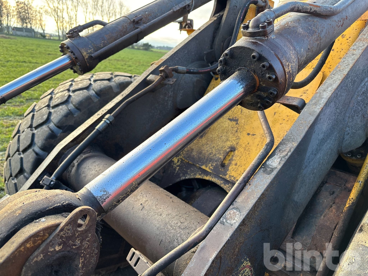 Chargeuse sur pneus VOLVO L120B