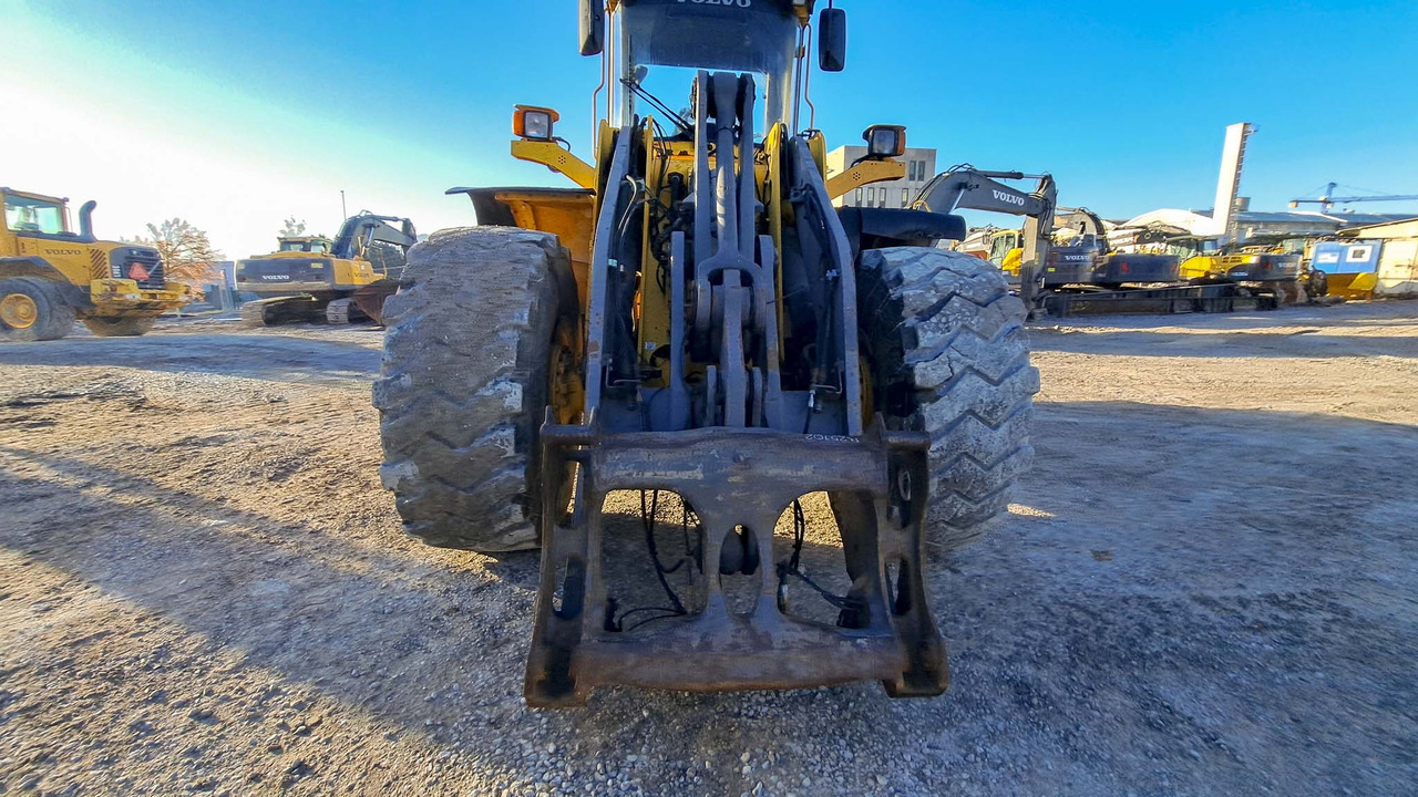 Chargeuse sur pneus VOLVO L120E