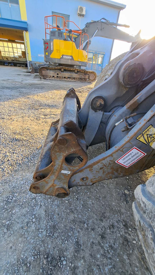 Chargeuse sur pneus VOLVO L120E