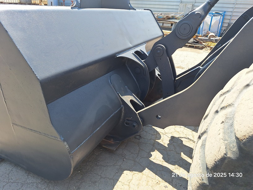 Chargeuse sur pneus VOLVO L120E