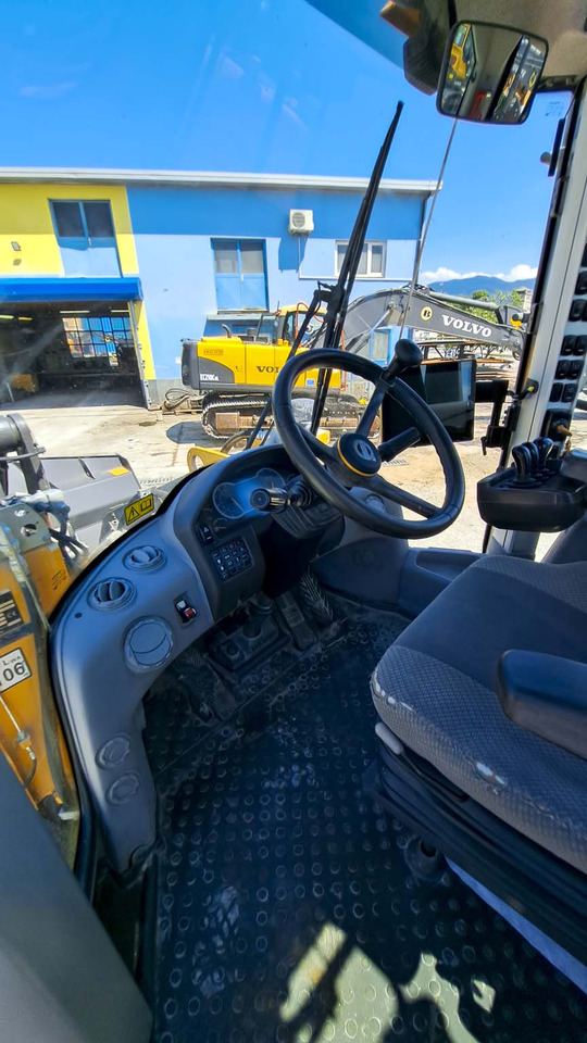 Chargeuse sur pneus VOLVO L120H