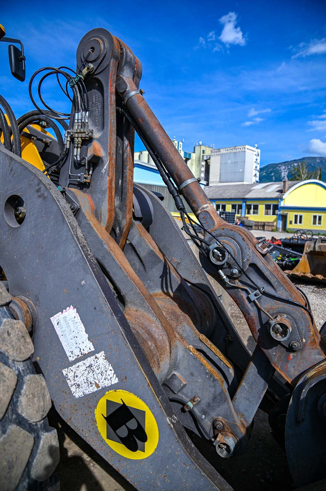 Chargeuse sur pneus VOLVO L180H