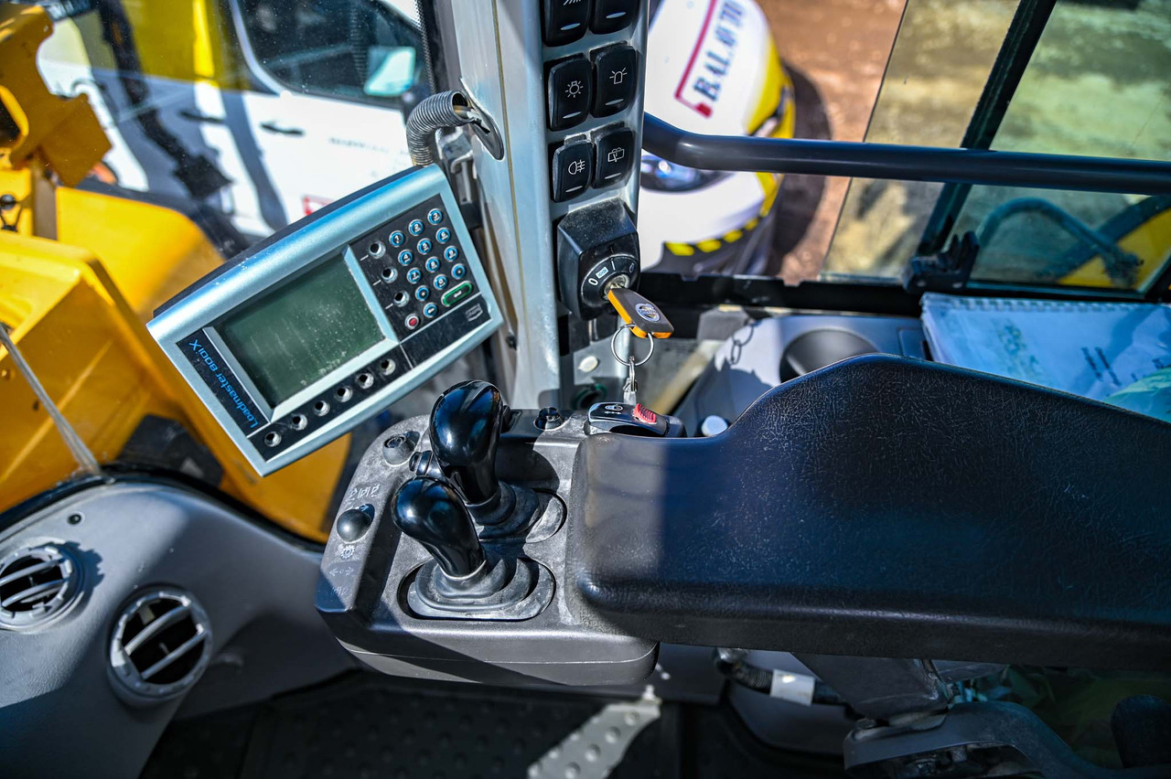 Chargeuse sur pneus VOLVO L180H