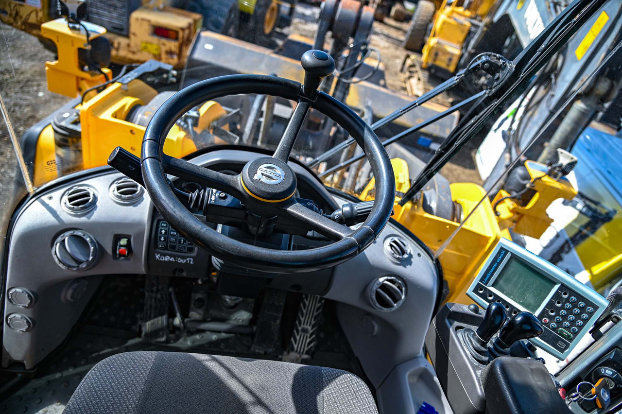 Chargeuse sur pneus VOLVO L180H