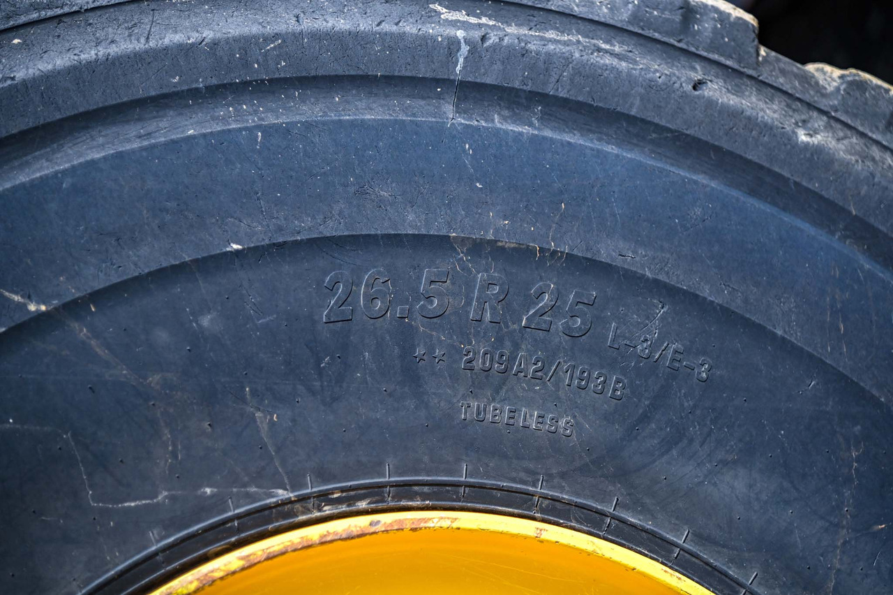 Chargeuse sur pneus VOLVO L180H