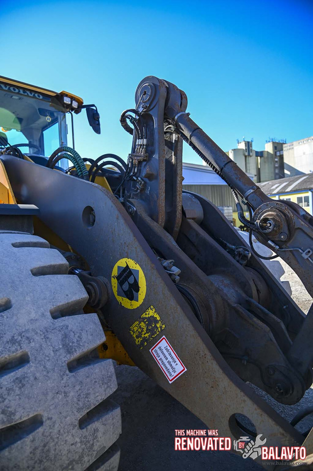 Chargeuse sur pneus VOLVO L180H